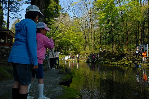 猪之頭公園でマスつり　GWキャンプinふもとっぱら