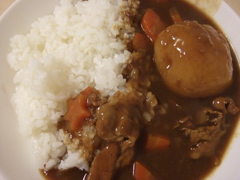 ダッチでジャガイモまるまるカレー！