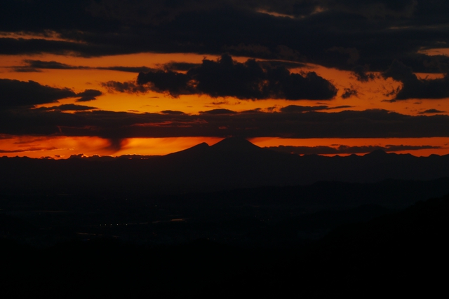 山からみた夕焼け　花粉光環　