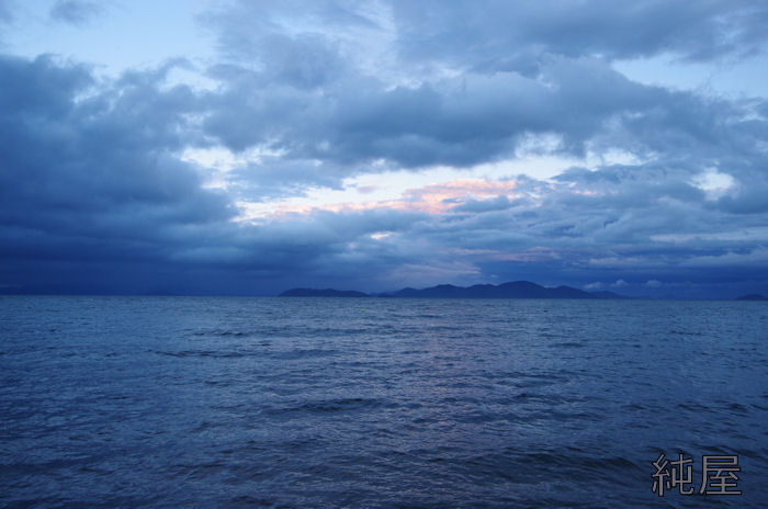 湖の空