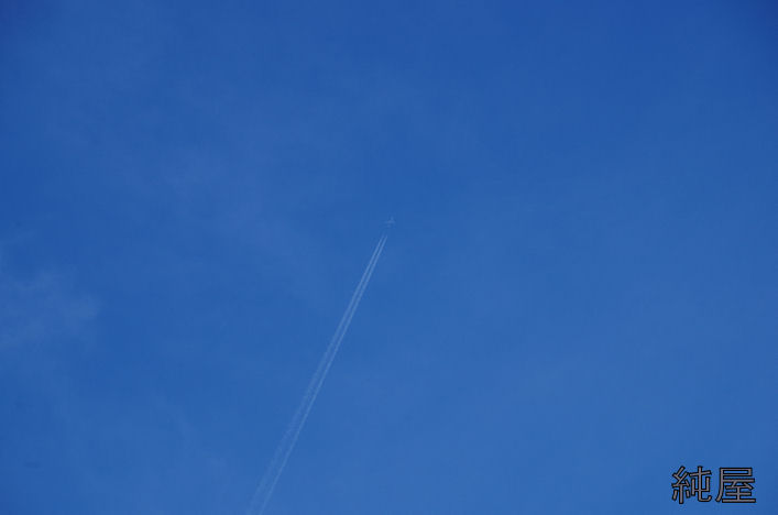 山間の夏空