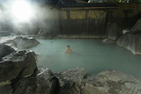 明礬温泉『湯の里』大露天岩風呂