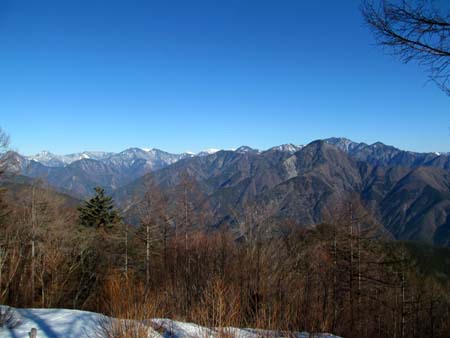 登り初めはノンビリ沢口山 15/01/08