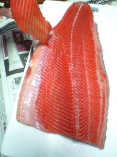 デカ鱒を刺身で喰らう…③