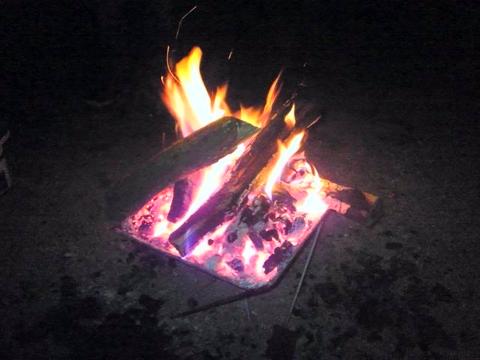 夜な夜な焚き火