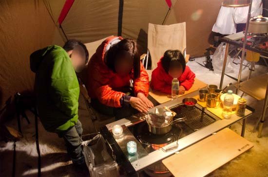雪上で迎えた初日の出 【青川峡CP】