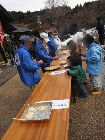 雪上で迎えた初日の出 【青川峡CP】