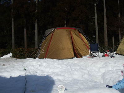 初雪中キャンプ　　大見いこいの広場