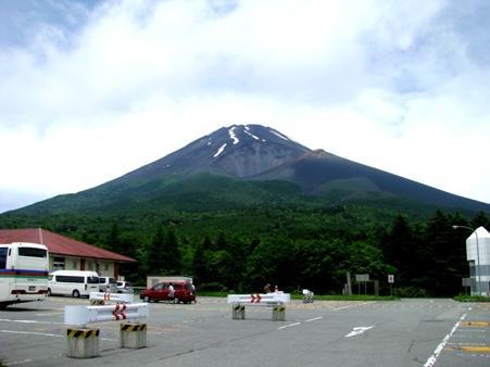 徐々に変わっていく富士山の角度。