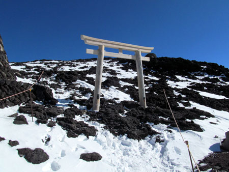 冠雪したので富士山 (単独 日帰り) 12/10/21