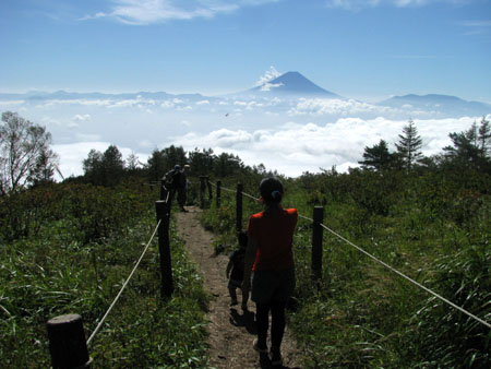 今年も家族みんなで甘利山　11/09/10