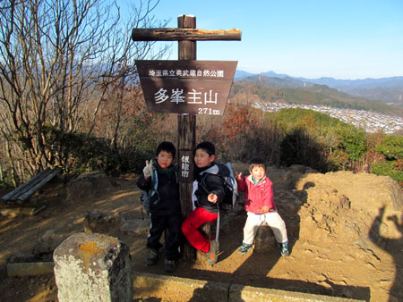 山篭りならぬ山子守。