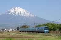 富士山と「あさぎり号」