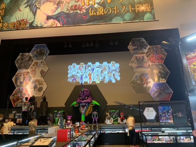 エヴァ展に　行くべ！