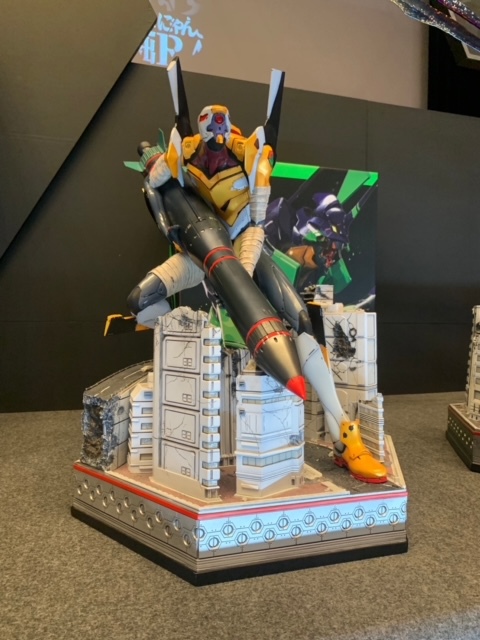 エヴァ展に　行くべ！