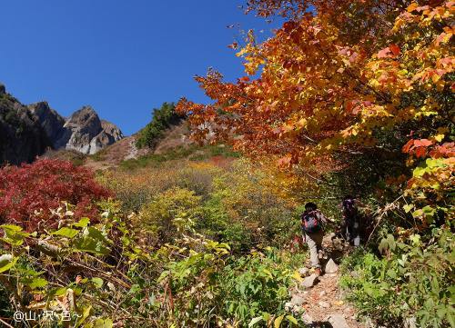 笑顔の少女 雨飾山