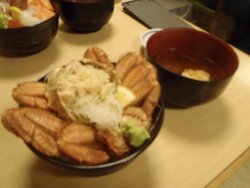 街に行く