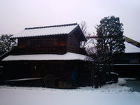 雪の中をトボトボ・・　　-小平ふるさと村-