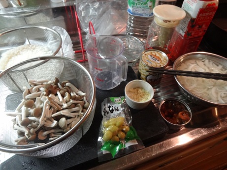 男は黙ってダッチオーブンで料理した。