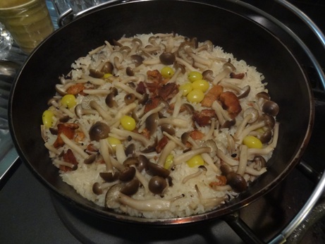 男は黙ってダッチオーブンで料理した。