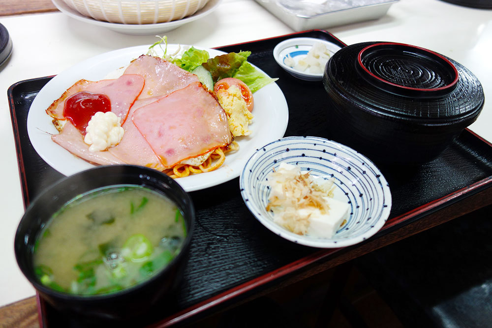 ハムエッグ定食