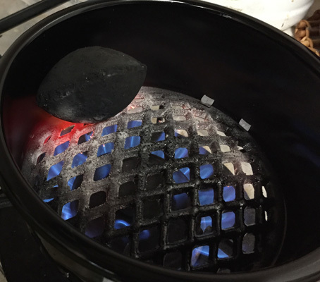 豆炭あんかであたたかく。