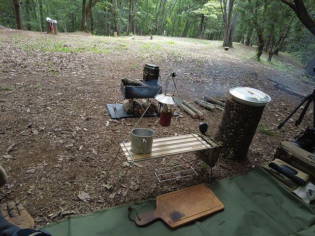 ソロキャンプ　ハンモック泊　軍用飯盒　梅雨の気配