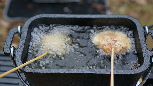四角っかーで串カツソロキャンプ
