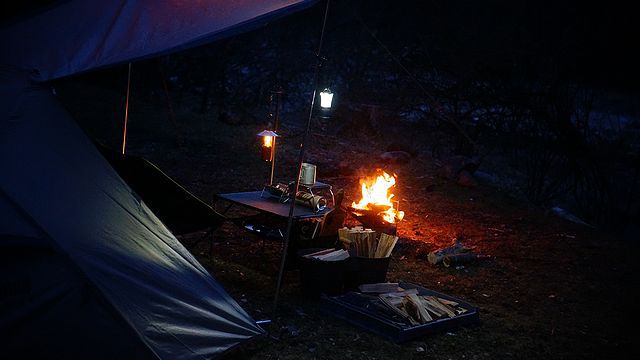 四角っかーで串カツソロキャンプ