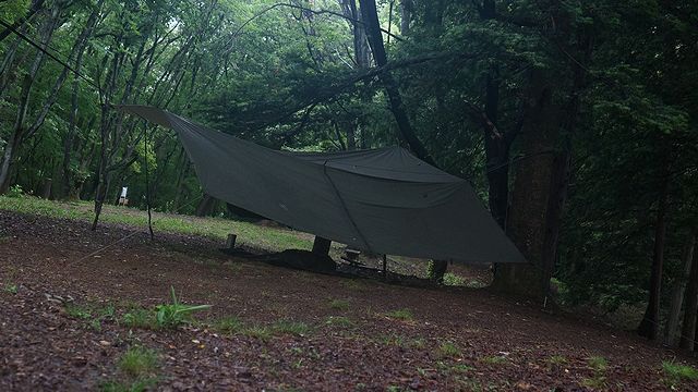 ソロキャンプ　ハンモック泊　軍用飯盒　梅雨の気配