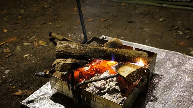 寒かった秋雨ソロキャンプ　ムーガタで鍋と焼肉時々しゃぶ