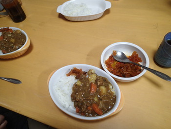 娘たちの夕飯作り