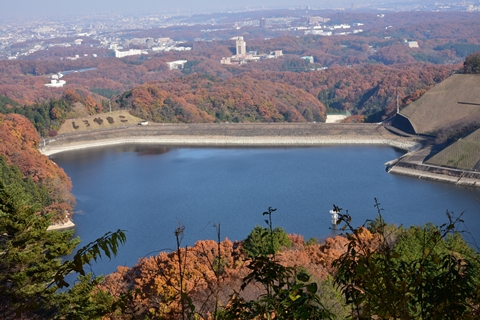 城山湖の紅葉も良い感じ