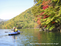 中禅寺湖でカヤック