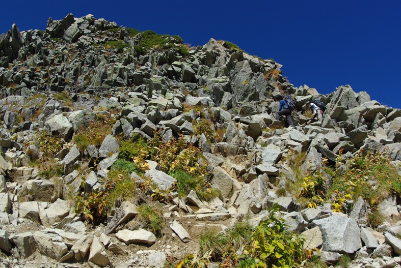 奥穂高(3190m)へ　その１