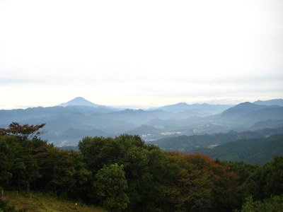 陣馬山へ