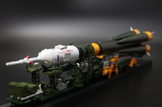 宇宙へ ～グッドスマイルカンパニー 1/150 ソユーズロケット+搬送列車