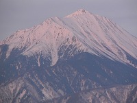 長峰山，そして四賀村を囲む山々 2009/11/19 02:57:39