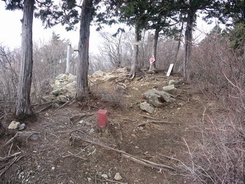 山梨県　河口湖　若彦トンネル近くから十二ヶ岳や節刀ヶ岳を周回
