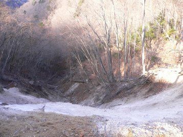 山梨県　倉岳山と二十六夜山　山梨百名山と高畑山など８座を周回