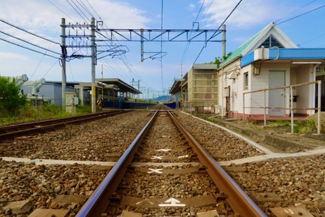 小森江駅って天神川駅に似てる