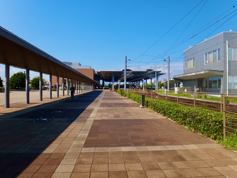 広島港宇品旅客ターミナル と 広島港駅