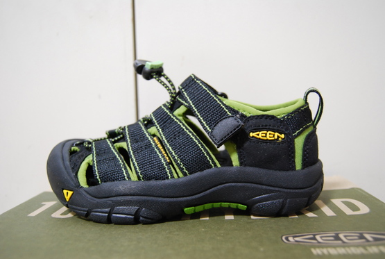 KEEN（キーン） キッズ　サンダル