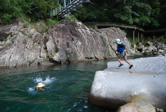 キャンプinn海山 × 魚飛渓