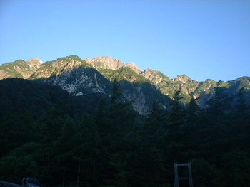 徳沢キャンプ場の朝　上高地