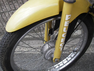 ［モペット］プジョー・ヴォーグＳＰ サビとり＆洗車