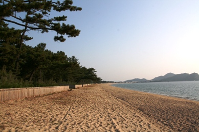 秋の室積海水浴場