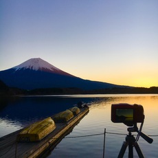 富士山と朝の挨拶。 2016/12/18 07:28:41