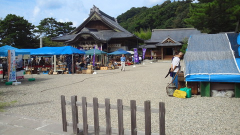 秋の骨董市