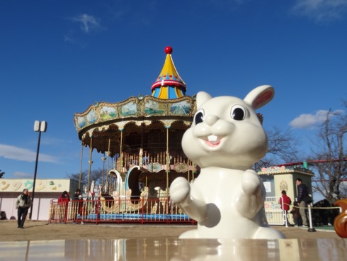 変なキャラ大集結 衝撃の むさしの村 埼玉ローカル遊園地 少人数ファミリーキャンプ入門